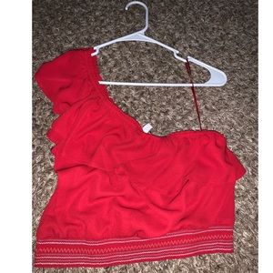 One shoulder shirt!